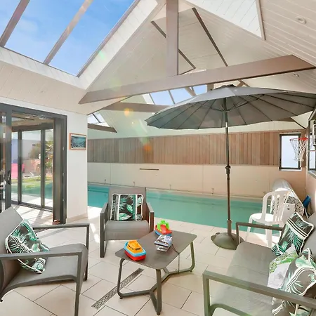 La Maison Bleue - - Piscine Couverte